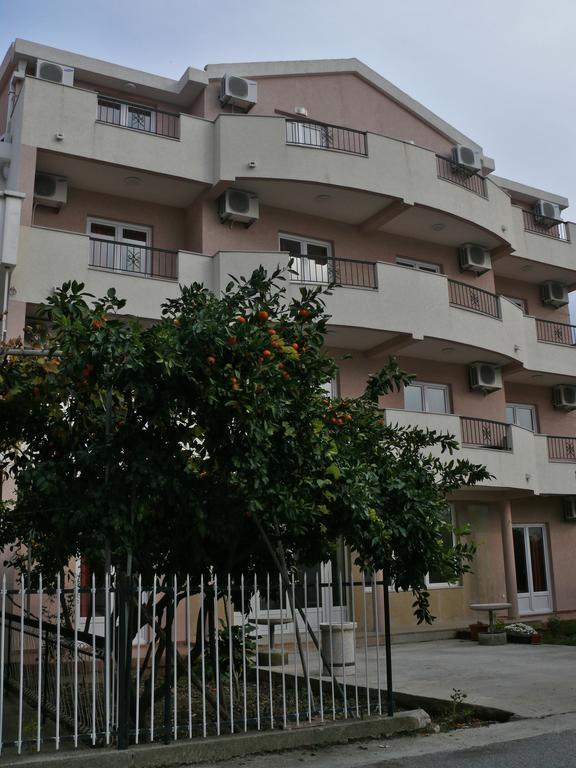 Guest House Zec Budva Bagian luar foto