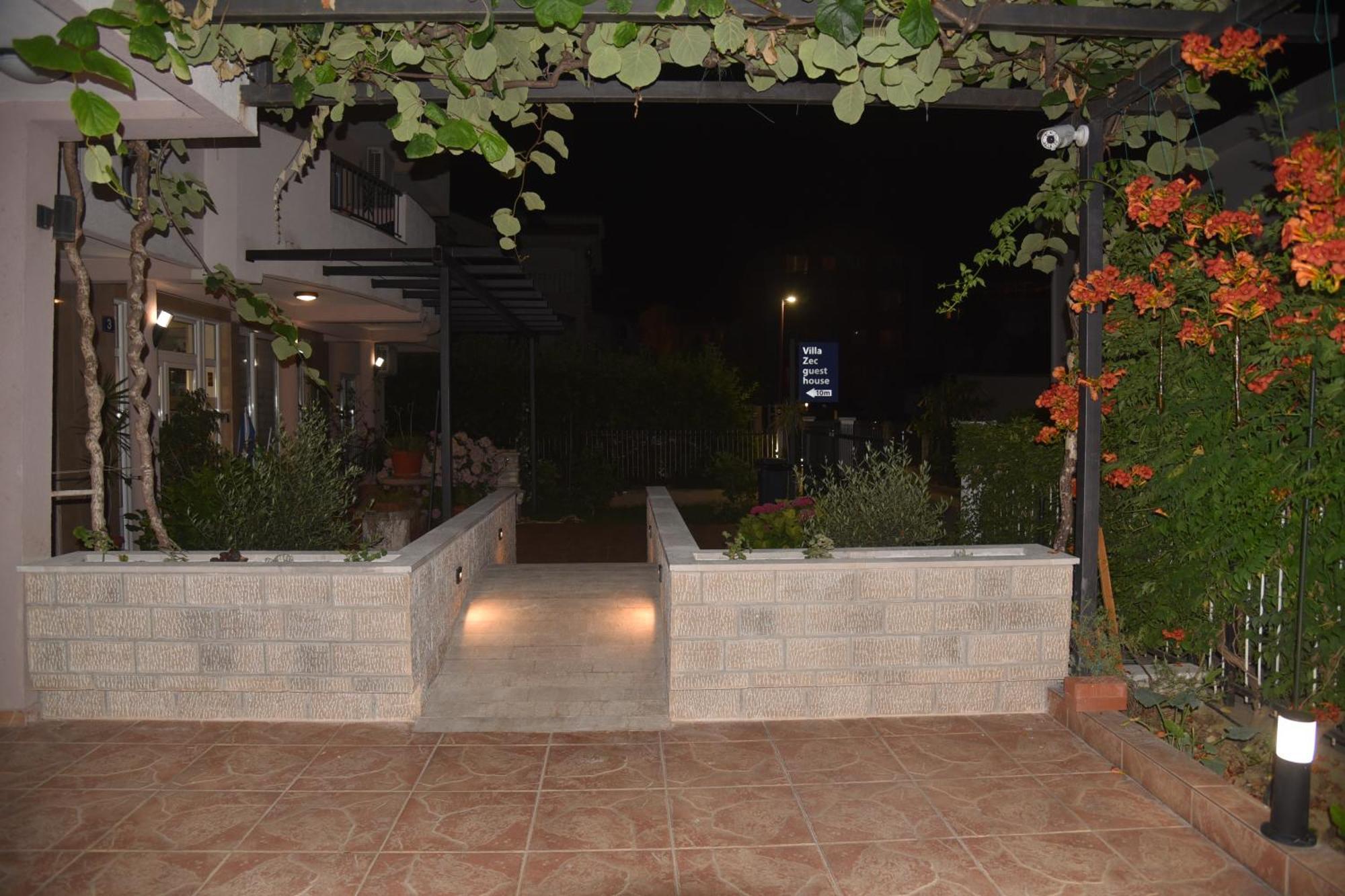 Guest House Zec Budva Bagian luar foto
