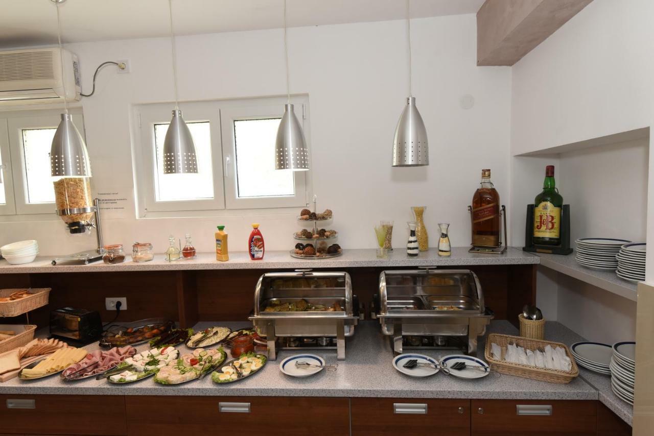 Guest House Zec Budva Bagian luar foto