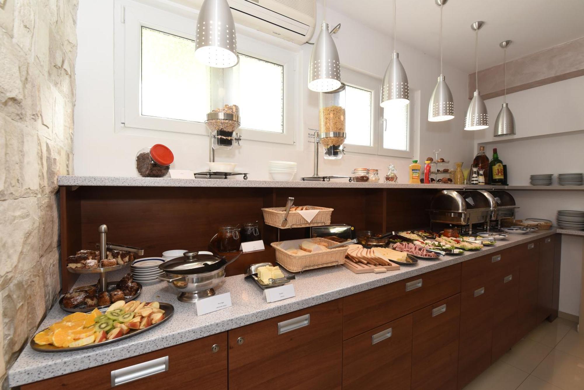 Guest House Zec Budva Bagian luar foto