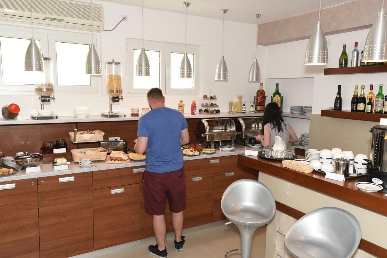 Guest House Zec Budva Bagian luar foto