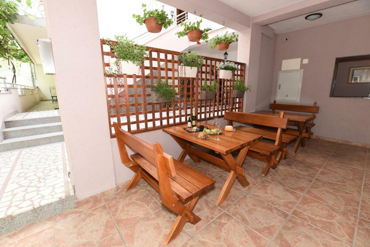 Guest House Zec Budva Bagian luar foto