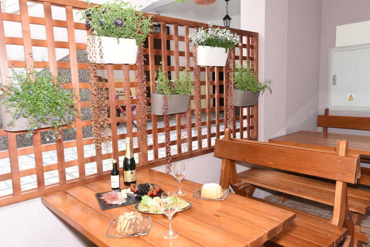 Guest House Zec Budva Bagian luar foto