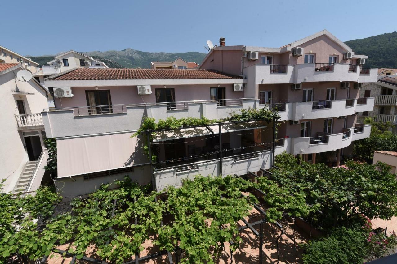 Guest House Zec Budva Bagian luar foto